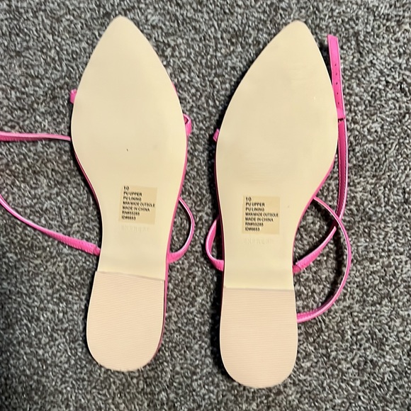 Express Gladiator sandal - Picture 2 of 6